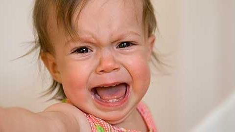 Όταν το μωρό μου δεν κάνει το δικό του, τρέμει από τα νεύρα του