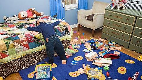«Μάζεψε τα παιχνίδια σου»: Πώς θα σας ακούσει το παιδί