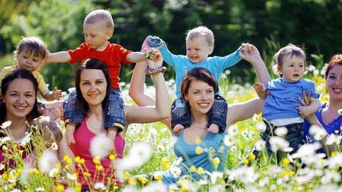 Οι μαμάδες της παιδικής χαράς