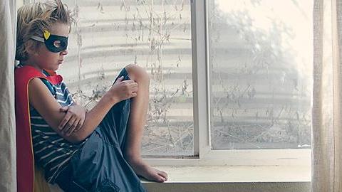 Πώς οι γονείς μεγαλώνουν παιδιά που δεν πιστεύουν στον εαυτό τους