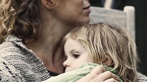 Πώς οι γονείς μεγαλώνουν εξαρτημένα παιδιά