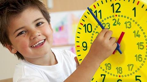 Πώς να μάθετε στο παιδί την ώρα