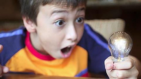 5 εύκολα πειράματα που μπορείτε να κάνετε με το παιδί