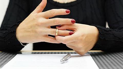 «Παντρεύτηκα τον λάθος άνθρωπο»