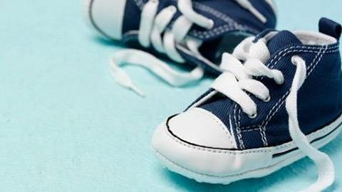 Τα πρώτα του παπούτσια