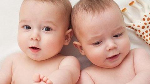 Ποιες γυναίκες έχουν περισσότερες πιθανότητες να κάνουν δίδυμα