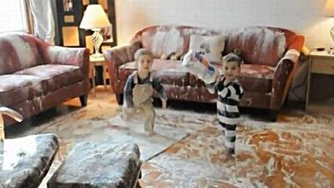 14 φωτογραφίες που αποδεικνύουν ότι η ησυχία είναι ύποπτη όταν έχεις παιδιά