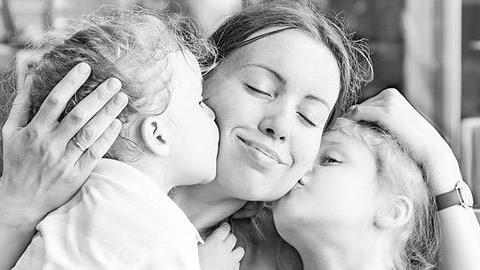 Μάνα είναι μόνο μία!