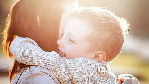 «Σε παρακαλώ, μαμά, άλλη μια φορά.»: Η... εκνευριστική φράση που θα μας λείψει πολύ