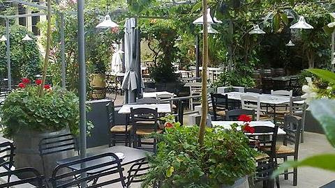 5 δροσερά μαγαζιά στην Αθήνα για καλοκαιρινά ουζάκια