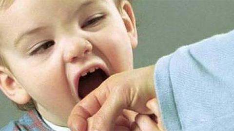 Ο 28 μηνών γιος μου, μετά την γέννηση του αδελφού του, μας χτυπά