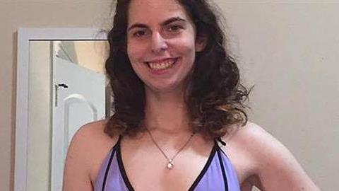 «Η πρώτη φορά που τόλμησα να φορέσω μπικίνι»: Όταν μια νέα γυναίκα συμφιλιώθηκε με το σώμα της