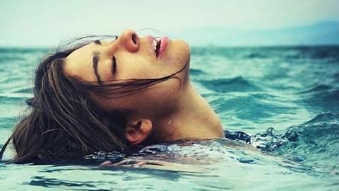 Γιατί η θάλασσα κάνει καλό στην υγεία μας