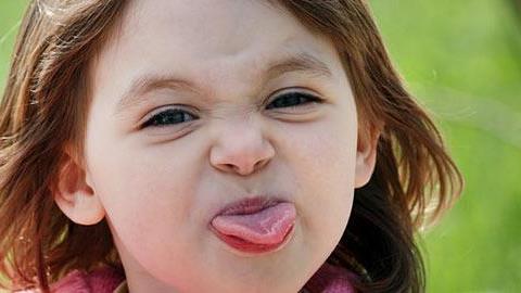 4 κακές συμπεριφορές των παιδιών που αγνοούμε (ενώ θα έπρεπε να απαγορεύουμε)