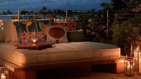 Πώς να φέρετε το καλοκαίρι στο μπαλκόνι σας