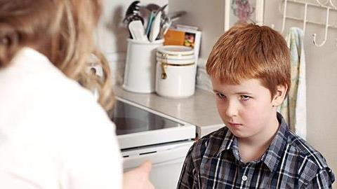 Τα 7 σημάδια που δείχνουν ότι είστε καταπιεστική μαμά