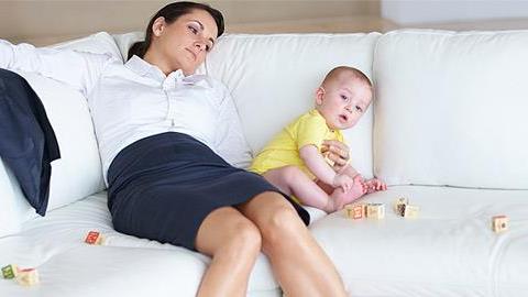 Γράμμα στις εργαζόμενες μαμάδες: Μην έχετε τύψεις!