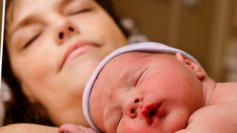 12 στιγμιότυπα που θα καταλάβει μόνο μια γυναίκα που έχει γεννήσει