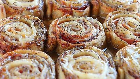 Πώς να φτιάξετε λαχταριστά ζαμπονοτυροπιτάκια στο σπίτι