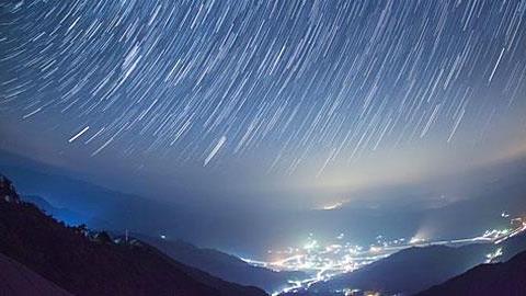 Τα πιο εντυπωσιακά πεφταστέρια της δεκαετίας θα εμφανιστούν απόψε το βράδυ!