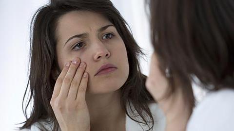 10 λάθη με τα οποία καταστρέφετε την επιδερμίδα σας