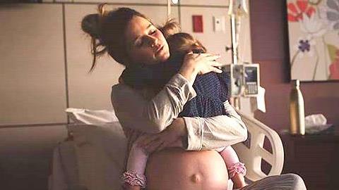 Το συγκινητικό «αντίο» μιας μητέρας στην μεγάλη της κόρη πριν τη γέννα