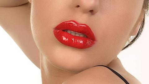 Τα μυστικά των γυναικών που ξέρουν να τραβούν τα βλέμματα