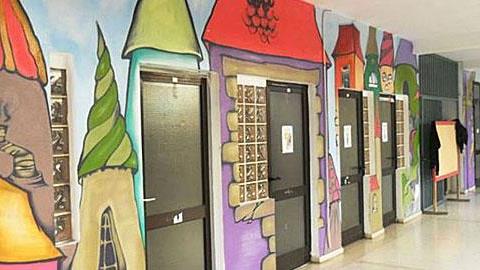 Δημοτικό σχολείο στα Χανιά μετατρέπεται σε… μαγική πολιτεία χρωμάτων!