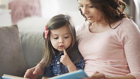 Τα παιδιά παίρνουν την... εξυπνάδα από τη μαμά!