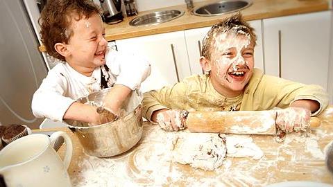 Τι να κάνετε με τα παιδιά στο σπίτι όταν έχει κακό καιρό