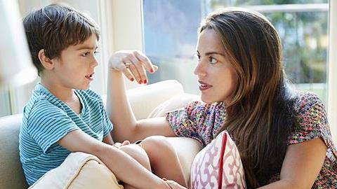 Οι φράσεις που πρέπει να λέμε στα παιδιά για να γίνουν καλύτεροι άνθρωποι