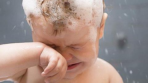 Πόσο συχνά πρέπει να κάνουν μπάνιο τα παιδιά 