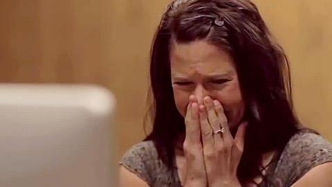 Πώς βλέπουν οι μαμάδες τον εαυτό τους και πώς είναι μέσα από τα μάτια των παιδιών τους (βίντεο) 