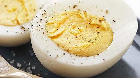 10 τροφές που μας ξυπνούν περισσότερο κι απ' τον καφέ!