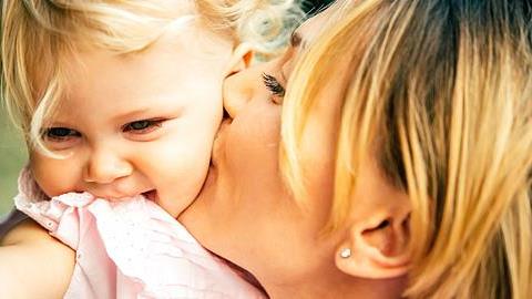 «Για να είσαι καλή μαμά, πρέπει πρώτα να αγαπήσεις τον εαυτό σου»