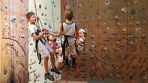 5 κλειστοί χώροι για σπορ και διασκέδαση τις βροχερές μέρες