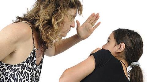 6 καθημερινά «εγκλήματα» γονέων που βλάπτουν τα παιδιά