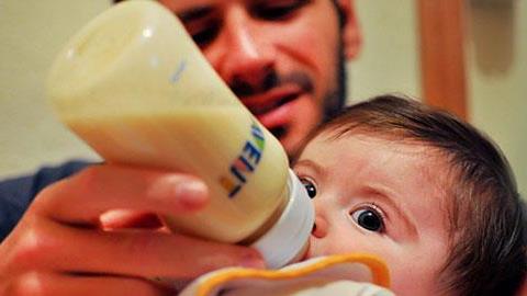 «Πίσω από κάθε καλή μαμά, κρύβεται ένας τρυφερός μπαμπάς»