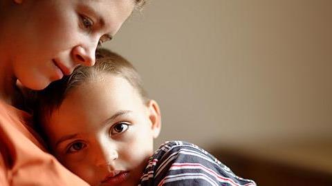 Γονείς με «συνεξάρτηση»: Όταν η αγάπη γίνεται... αρρώστια