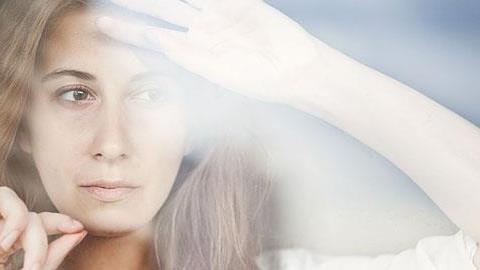 Πώς να αγαπάς τον εαυτό σου ακόμα και αν δεν νιώθεις όμορφη