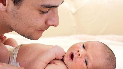 To βιολογικό ρολόι χτυπά και για τους άντρες