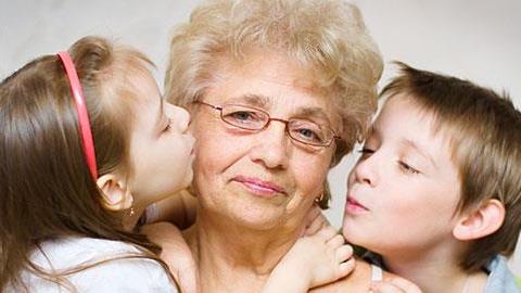 «Οι γιαγιάδες δεν είναι νταντάδες»