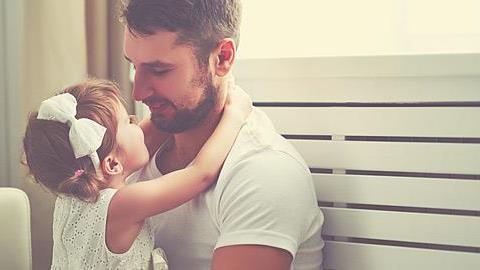 Όταν το παιδί προτιμά τον μπαμπά