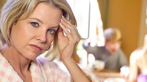 Γιατί μετάνιωσα που μεγάλωσα τον γιο μου διαφορετικά από τις κόρες μου