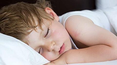 Πόσο επικίνδυνη είναι η έλλειψη ύπνου για τα παιδιά