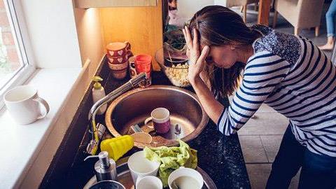 «Είναι φυσιολογικό οι μαμάδες να καταρρέουν πού και πού»