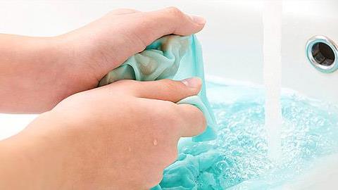 Πώς να καθαρίσετε σωστά τους λεκέδες από κάθε ύφασμα