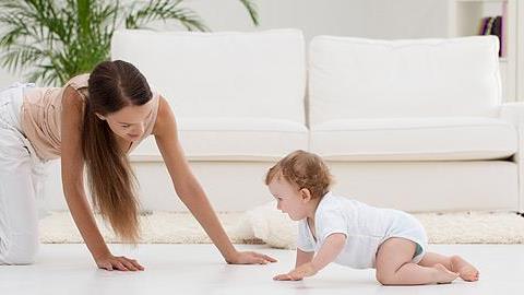 5 παιχνίδια με το μωρό για να κάψετε θερμίδες