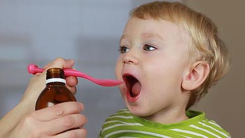 Παιδί και αντιβίωση: Μήπως το έχουμε παρακάνει;