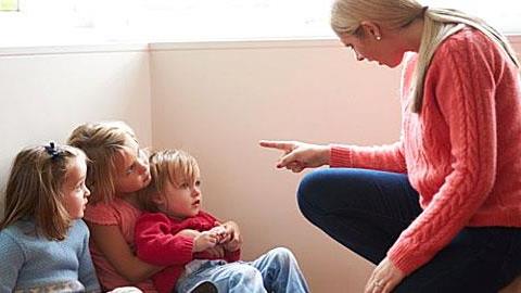 Τελευταία είμαι υπερβολικά νευρική, φωνάζω και απομακρύνω έτσι τα παιδιά μου. Τι να κάνω; 